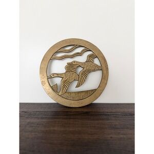 Vintage Brass Flying Mallard‎ Ducks Round Wall Plaque Trivet MCM Cabin Wildlife